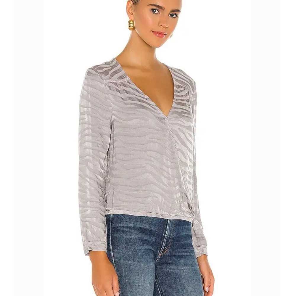BELLA DAHL Cross Front Elastic Waist Top In Grey.